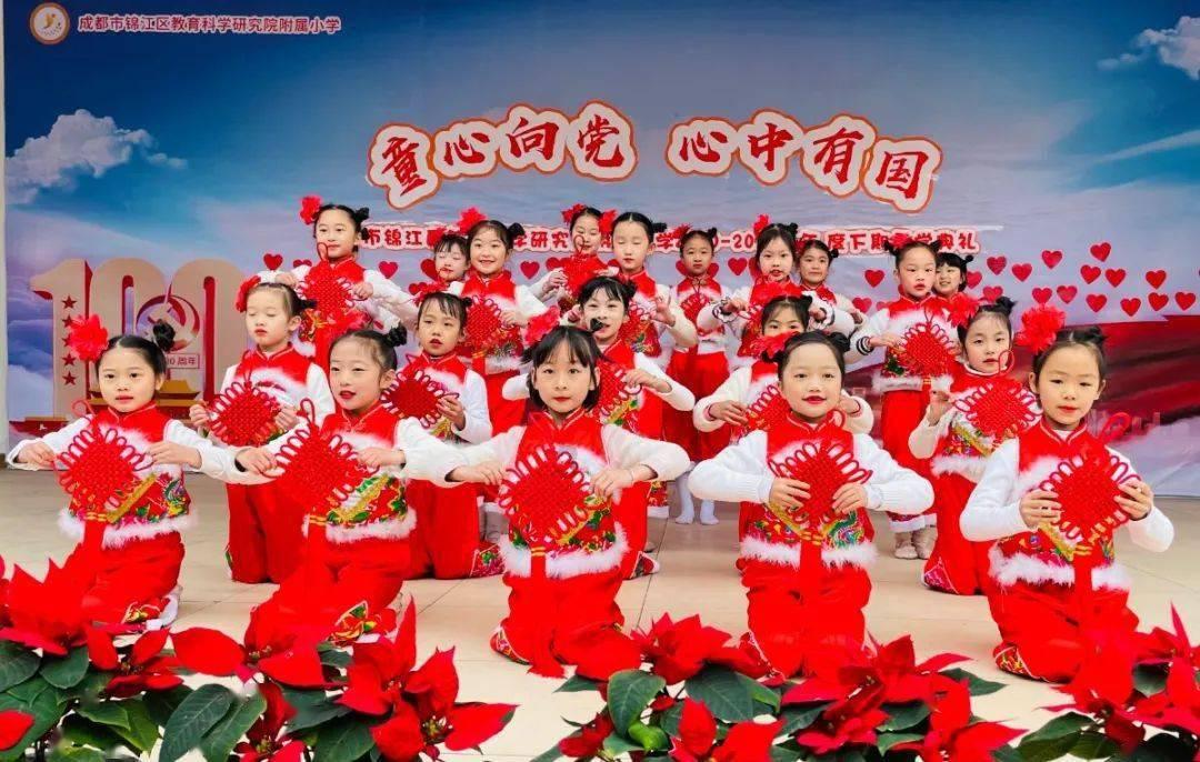 谁知道定制孩子舞蹈服哪可以？游戏画面